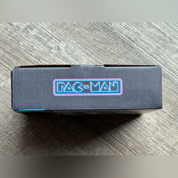 PAC-MAN LED Garland String Lights by Paladone - Set of 10 - Retro Decor - Picture 4 of 7